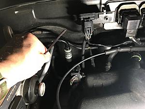2005 Mercury Mariner vacuum line pass-thru-line-2.jpg